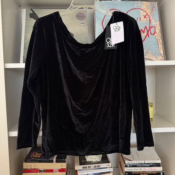 NWT Chaser Velvet Dolman Off The Shoulder Top in Black - Picture 3 of 5